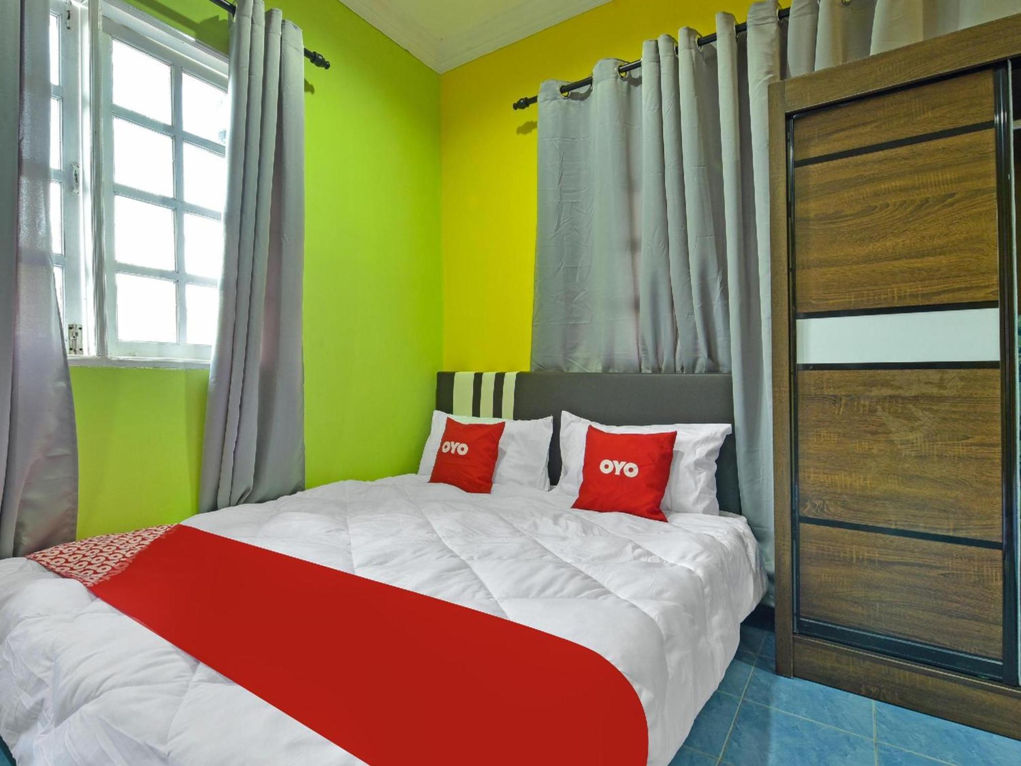 Oyo 90744 Bari Indah Beach Resort Kuala Terengganu Exterior photo