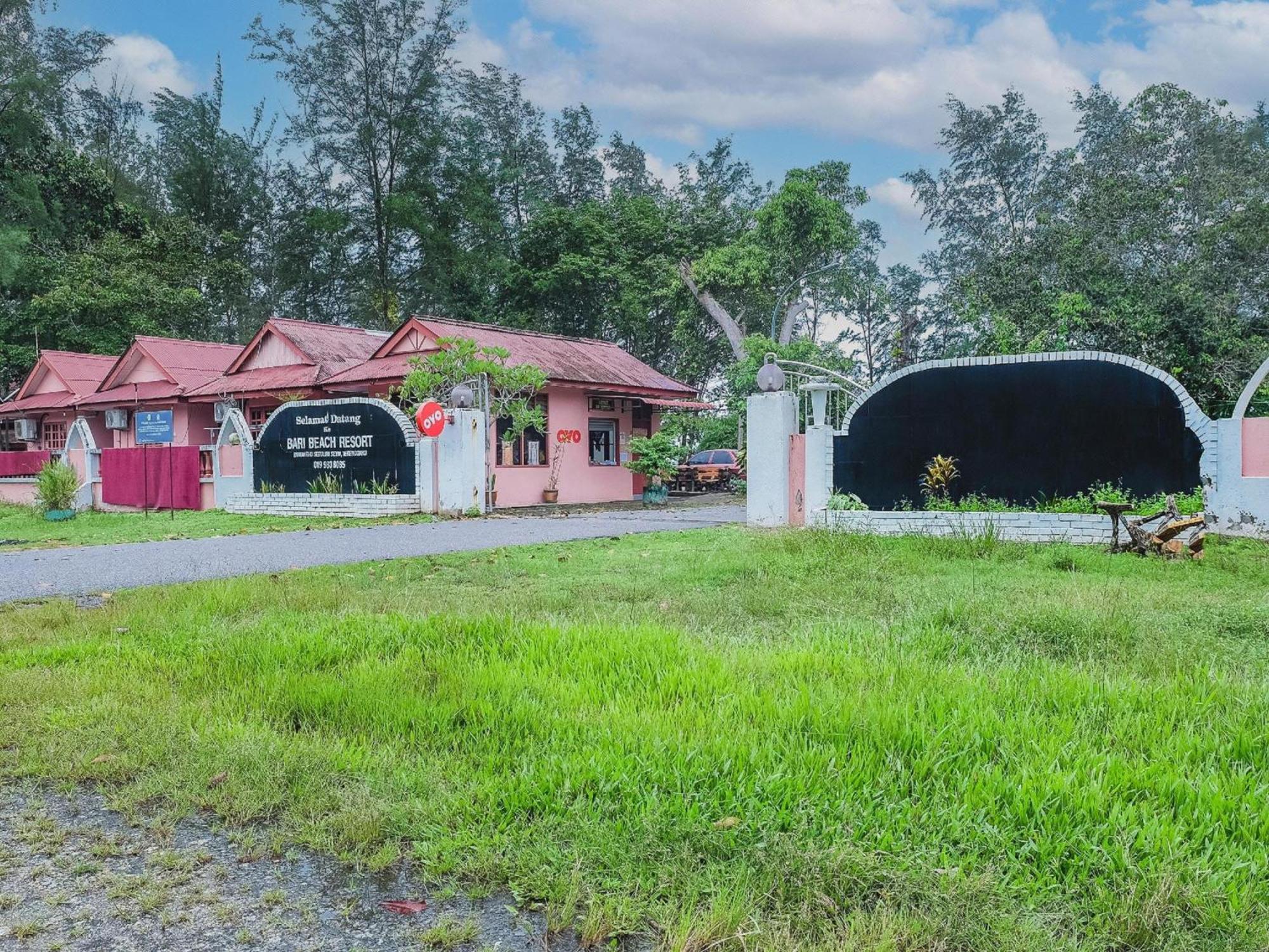 Oyo 90744 Bari Indah Beach Resort Kuala Terengganu Exterior photo